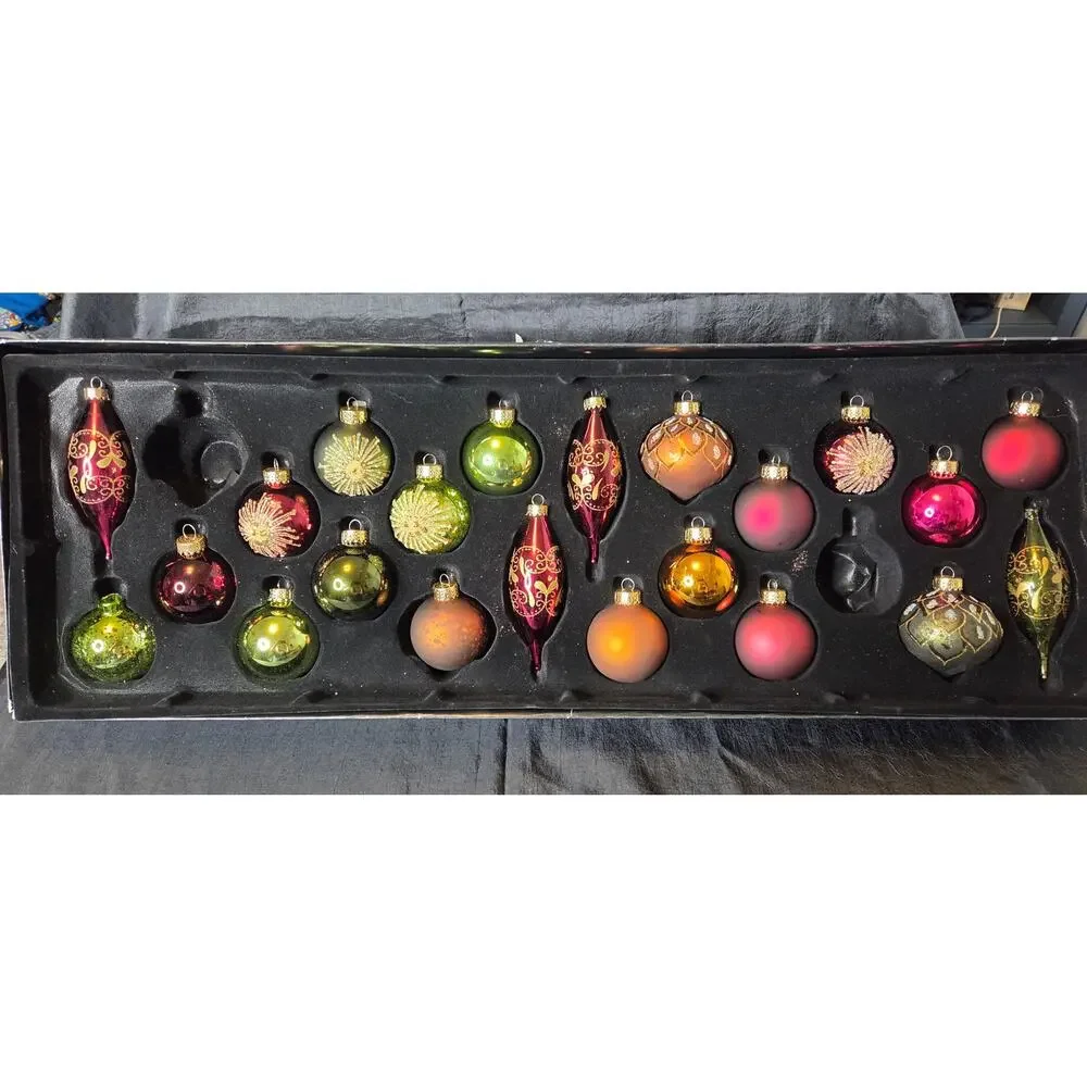 Robert Stanley Ornaments Home Collection